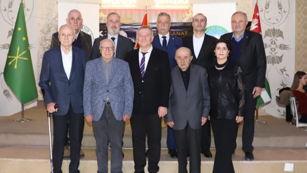 Bursa Çerkes Kültür Derneği Haluj Gecesi Güzelliklerle Geçti