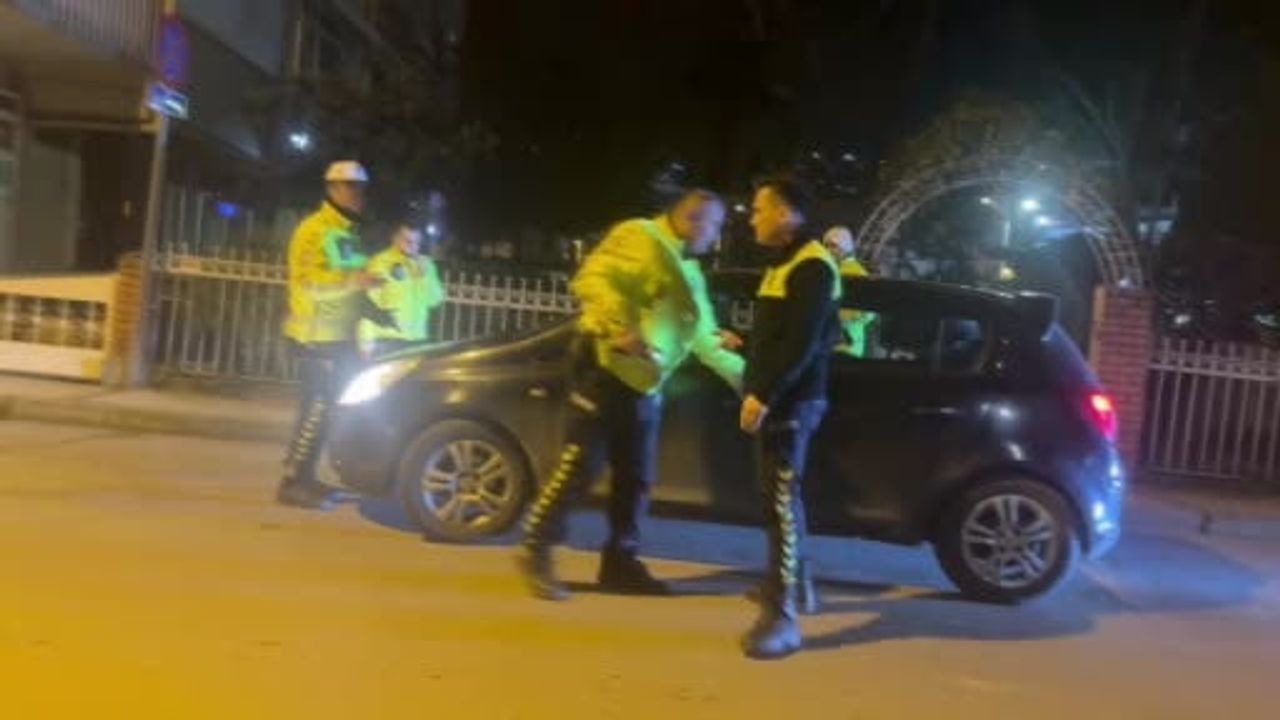 Bursa'da Alkol Testine Direnen Kadın Sürücü