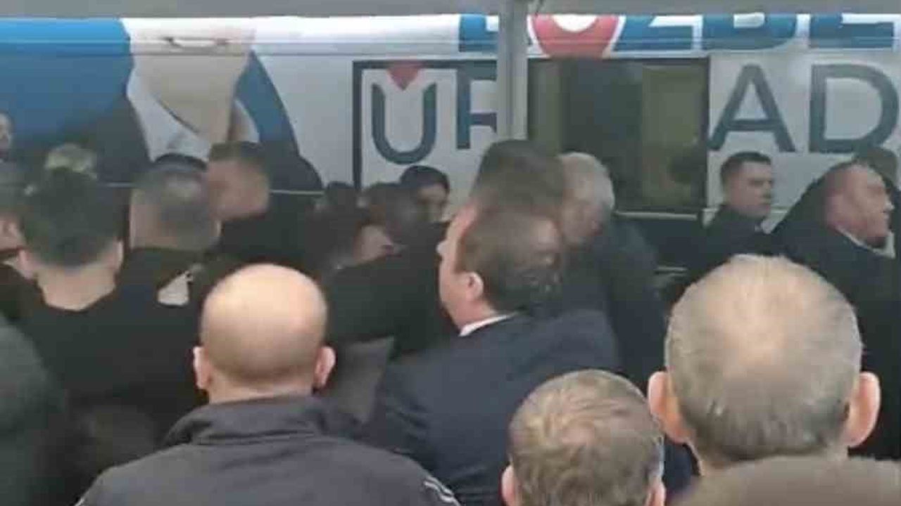 Bursa'da Başkan Bozbey'e Saldırı Girişimi Engellendi