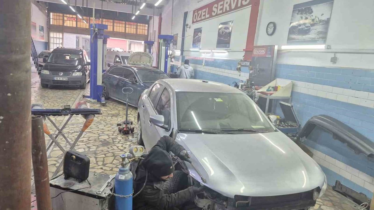 Bursa'da Kasko Bekleyen Araçlar İçin Parça Krizi
