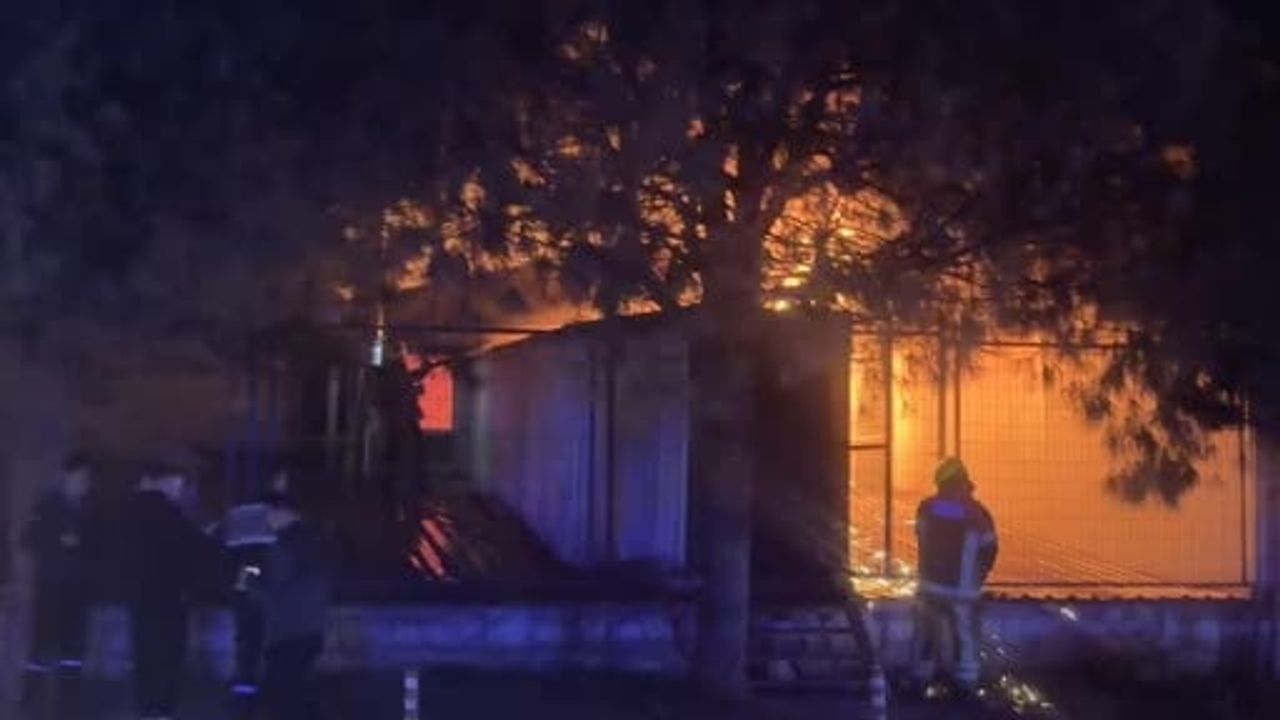 Bursa'da Kimyasal Kaplama Fabrikasında Yangın