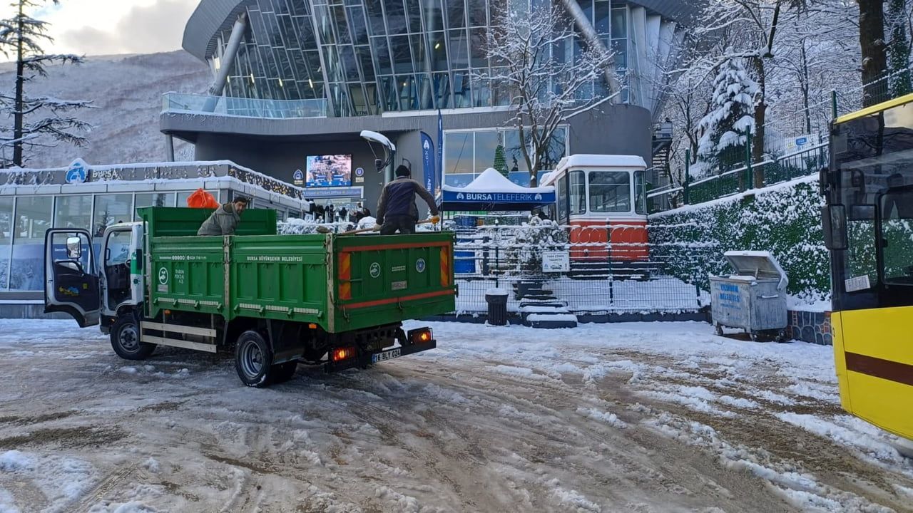 Bursa'da Kış Çalışmaları Hız Kesmeden Devam Ediyor