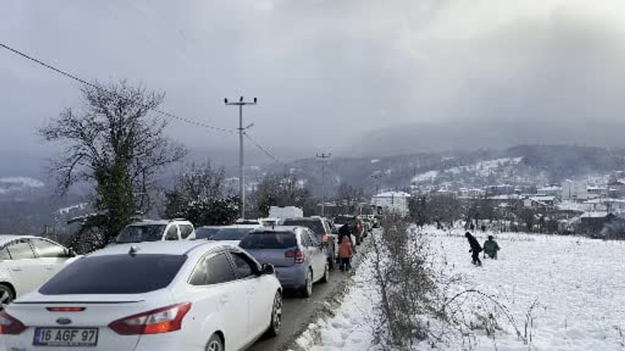 Bursa’da Kış Festivali: Ulaşım Sorunları ve Yoğun Katılım