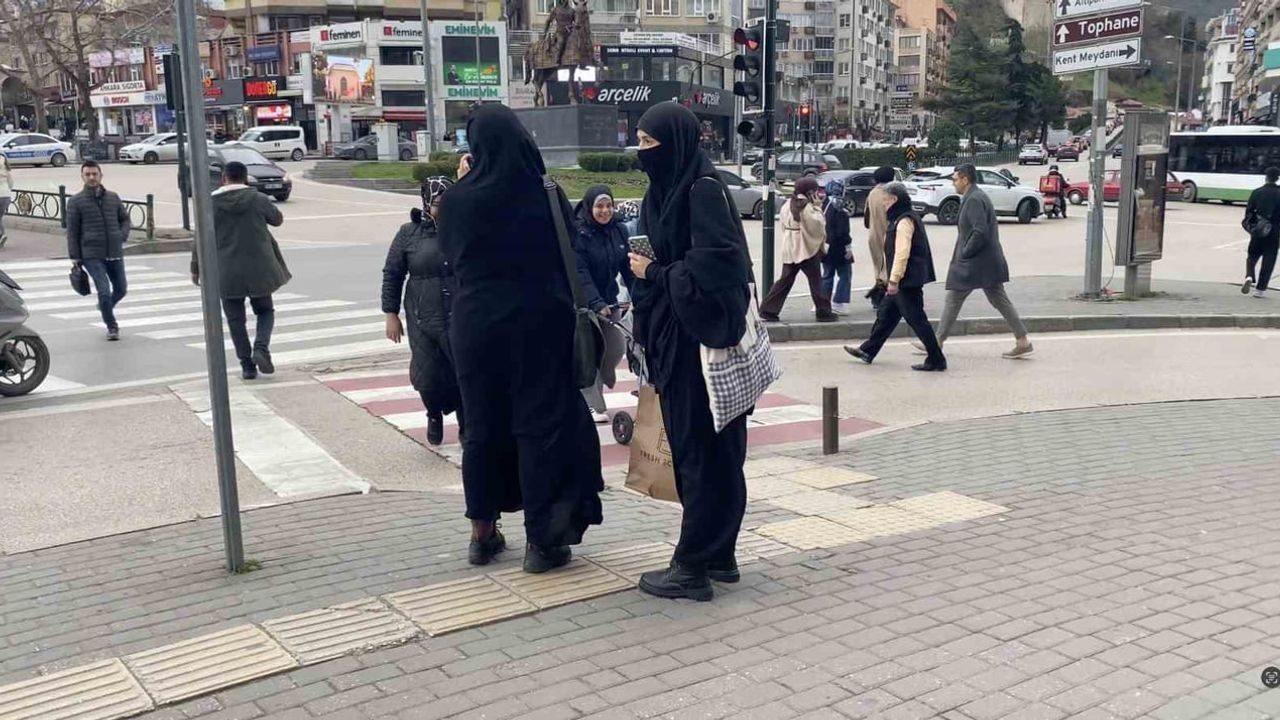 Bursa’da Kuvvetli Rüzgâr Günlük Yaşamı Etkiledi