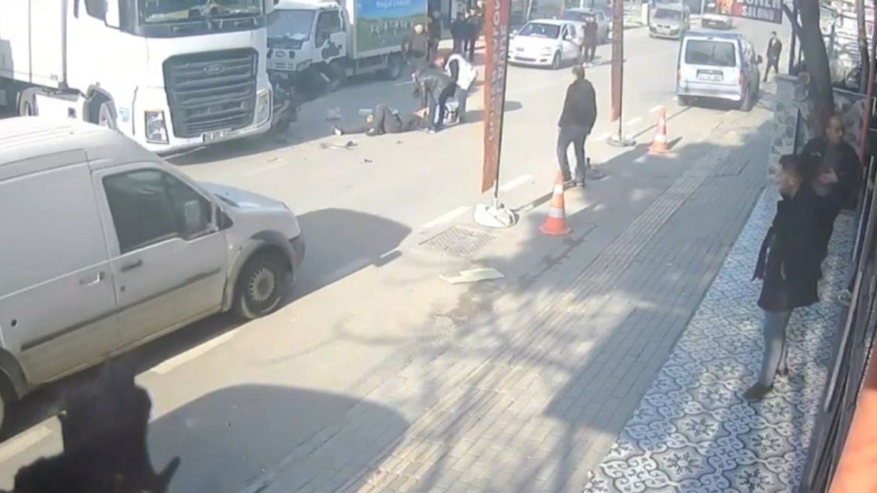 Bursa'da Motokurye ve Tır Çarpışması