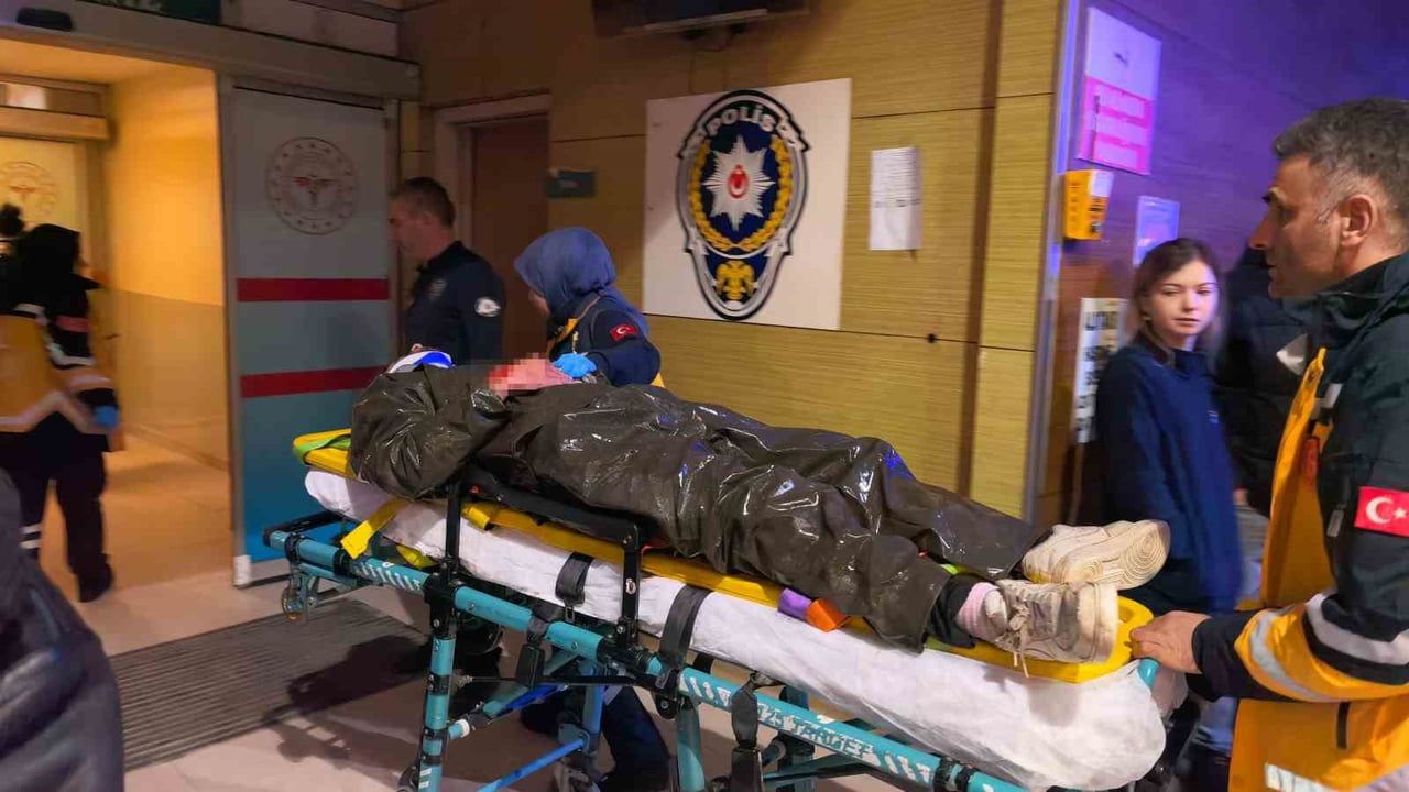 Bursa'da Motosiklet Kazası: 1'i Ağır 2 Yaralı