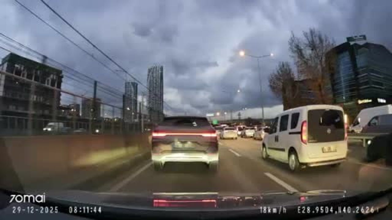 Bursa'da Motosiklet Kazası: Sürücü Aracını Kontrol Etti