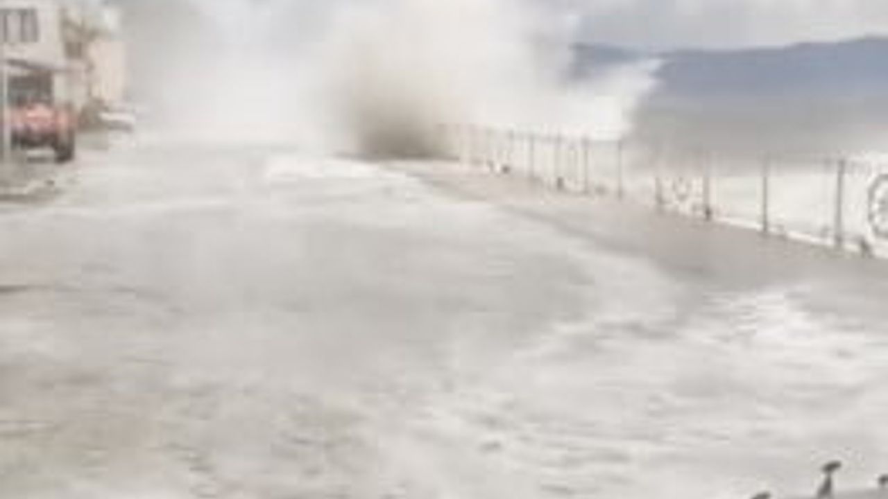 Bursa'da Şiddetli Fırtına Tekneleri Battı