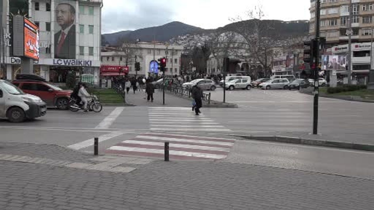 Bursa'da Şiddetli Lodos Bebek Arabasını Devirdi