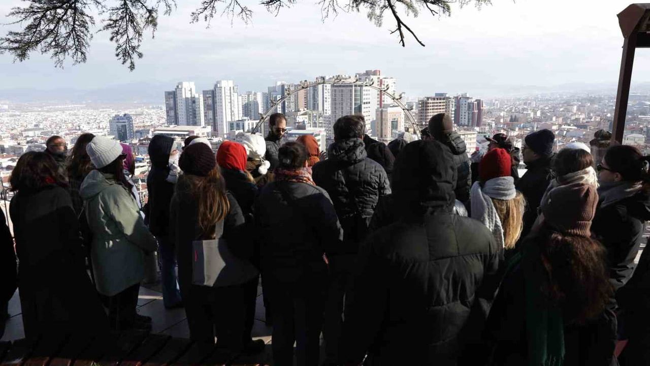 Bursa'da Tanpınar Temalı Zaman Yolculuğu