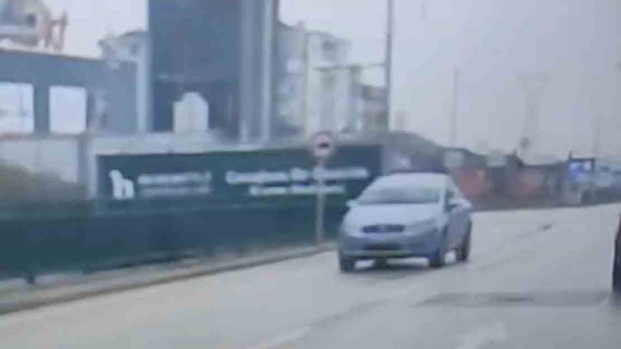 Bursa'da Ters Yöne Giren Araç Paniğe Neden Oldu