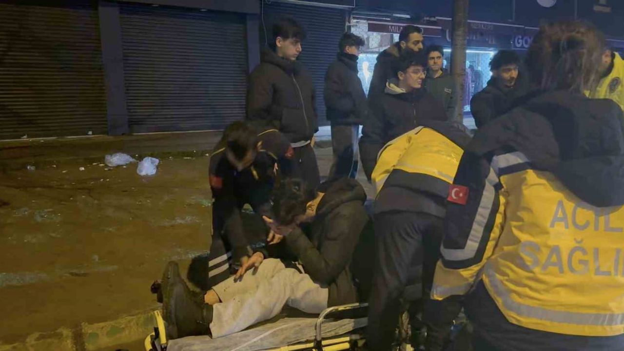 Bursa'da Trafik Kazası: Otomobil ile Motosiklet Çarpıştı