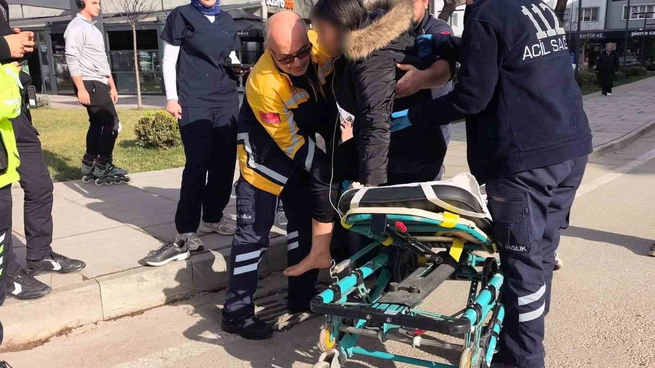 Bursa'da Yaya Geçidinde Kaza: İki Kadın Yaralandı