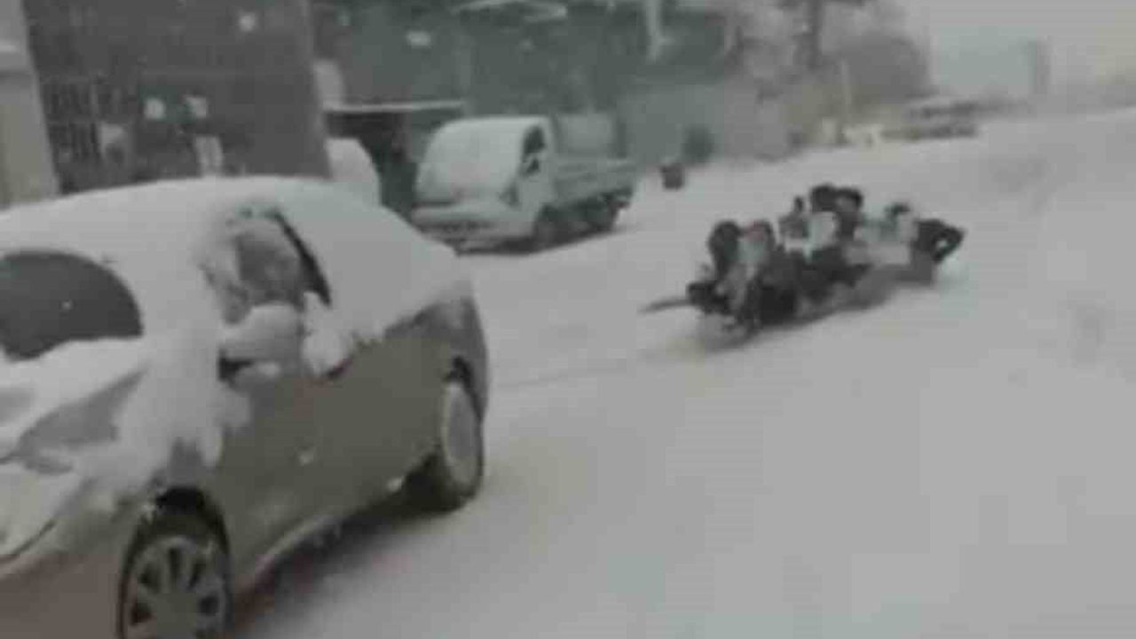 Bursa'da Yeni Yılın İlk Saatlerinde Yoğun Kar ve Kazalar