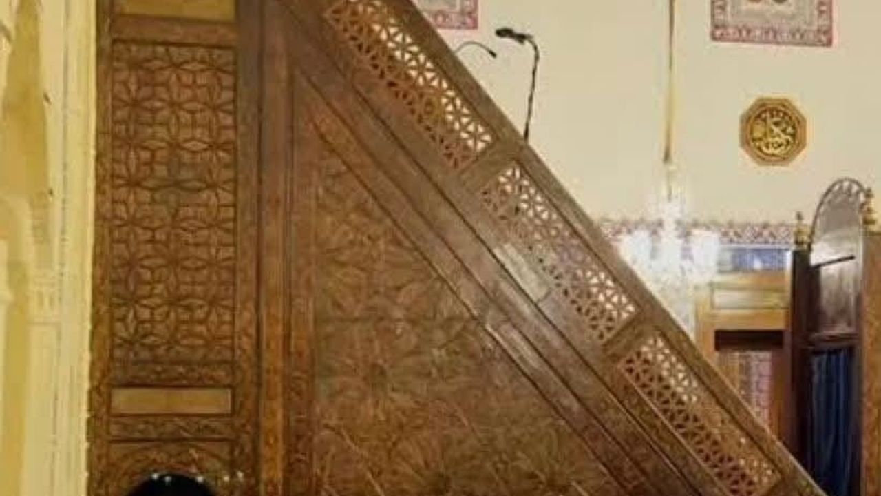 Bursa'dan Öneri: Minberler Türk Bayrağıyla Süslenmeli