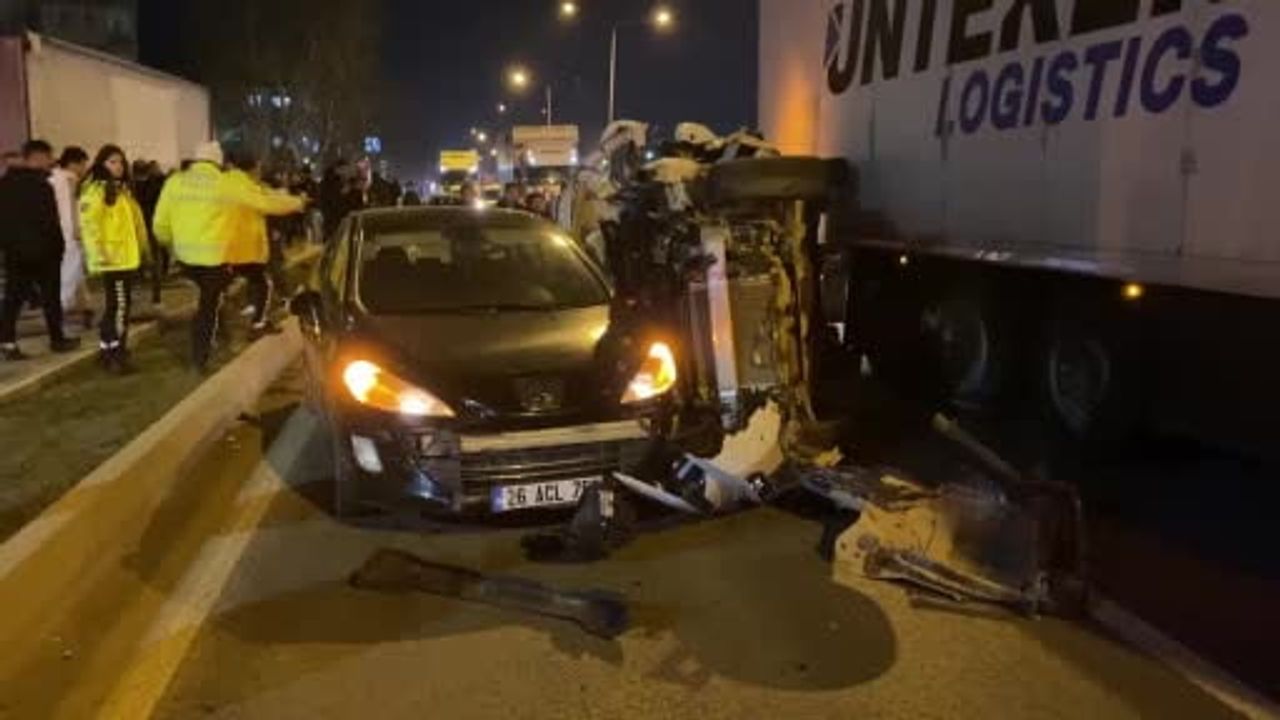 Bursa İnegöl'de Zincirleme Kaza: 1 Ölü, 1 Yaralı