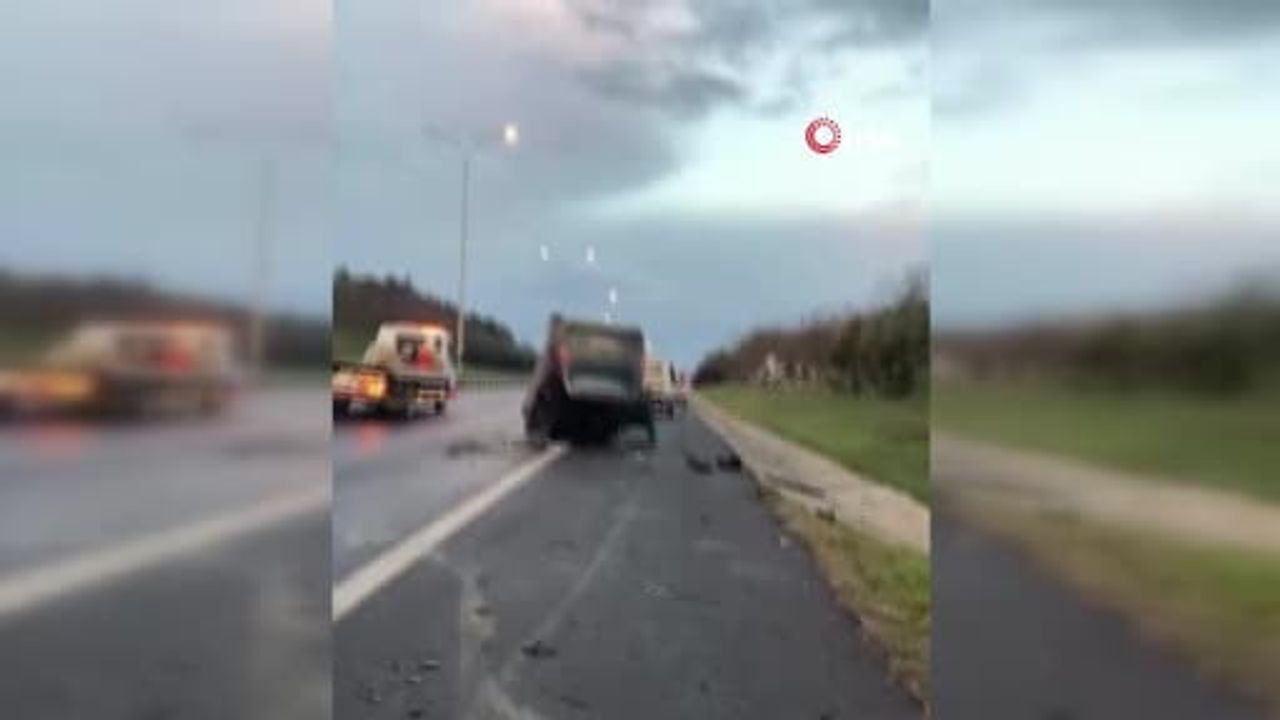 Büyükçekmece TEM Otoyolu'nda Feci Kaza: 5 Yaralı