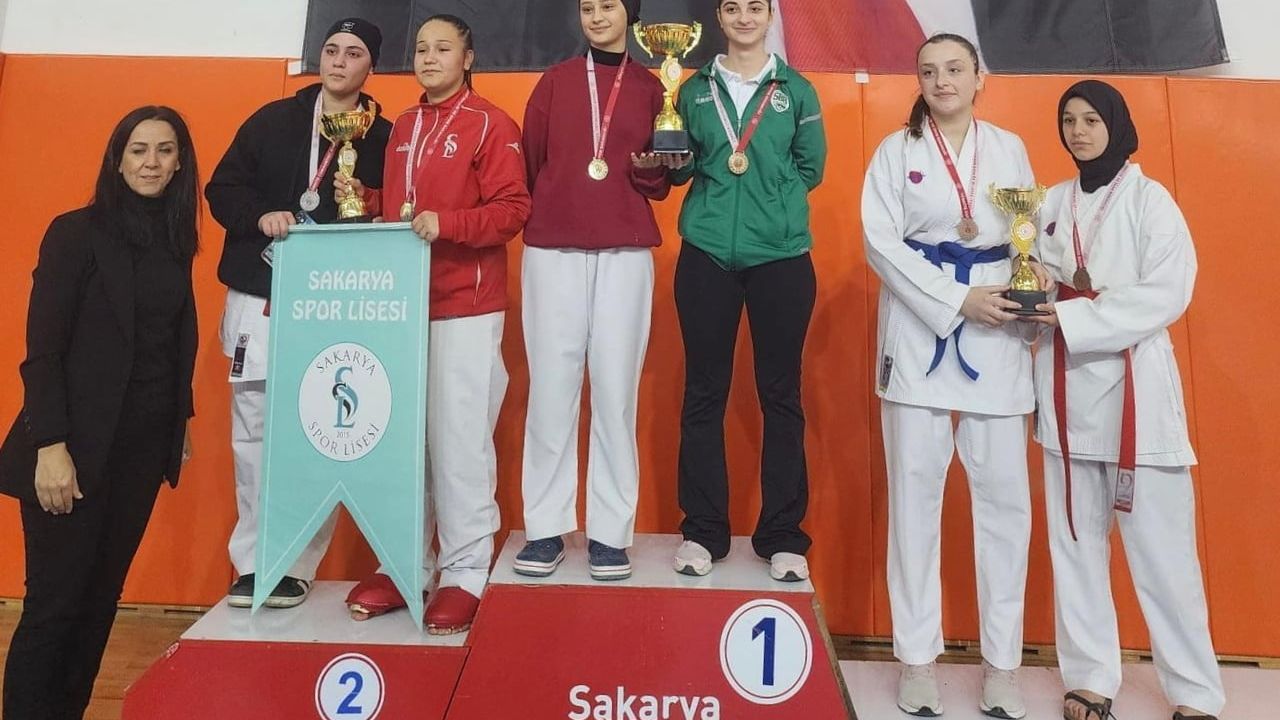 Büyükşehir Sporcularından Karate Başarısı