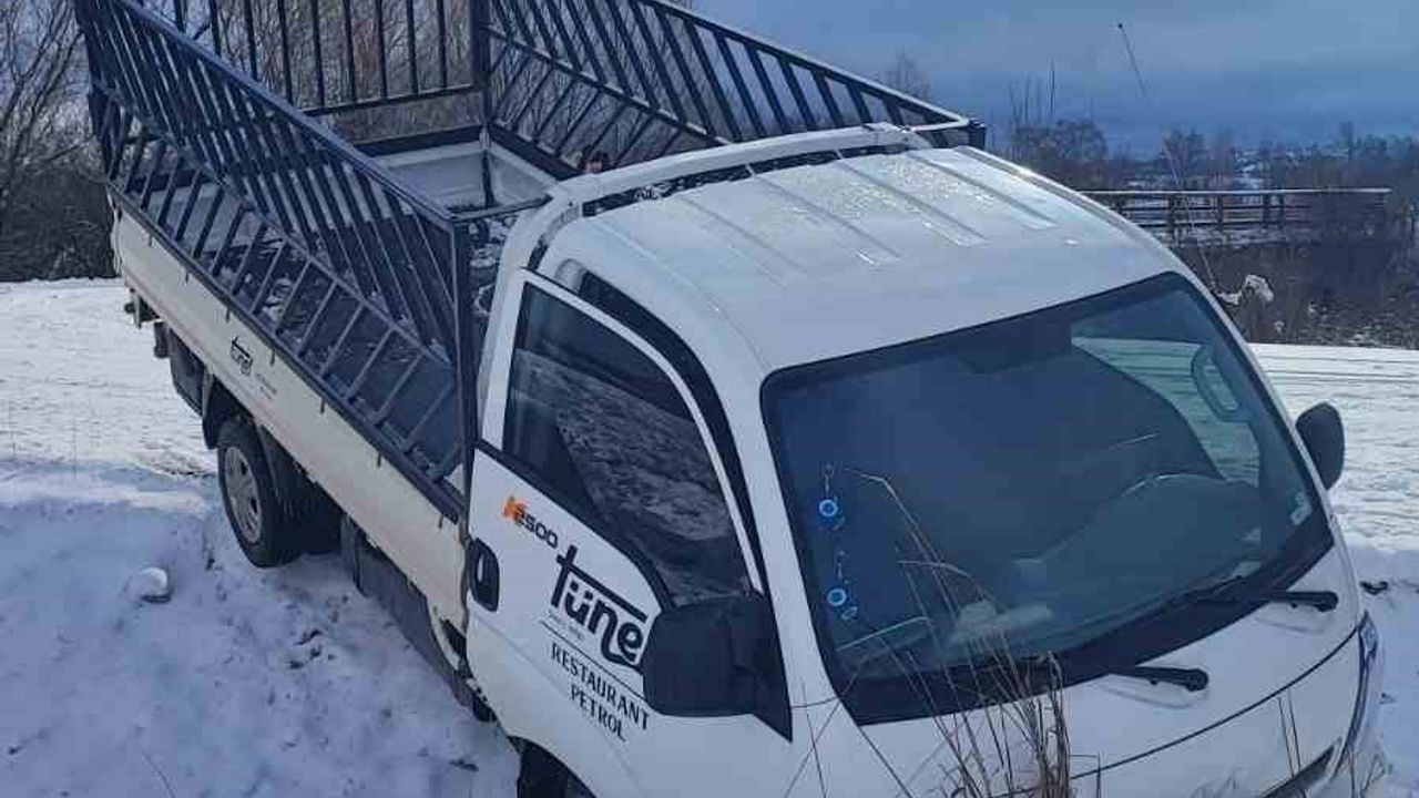 Buzlu Yolda Kaza: 1 Yaralı