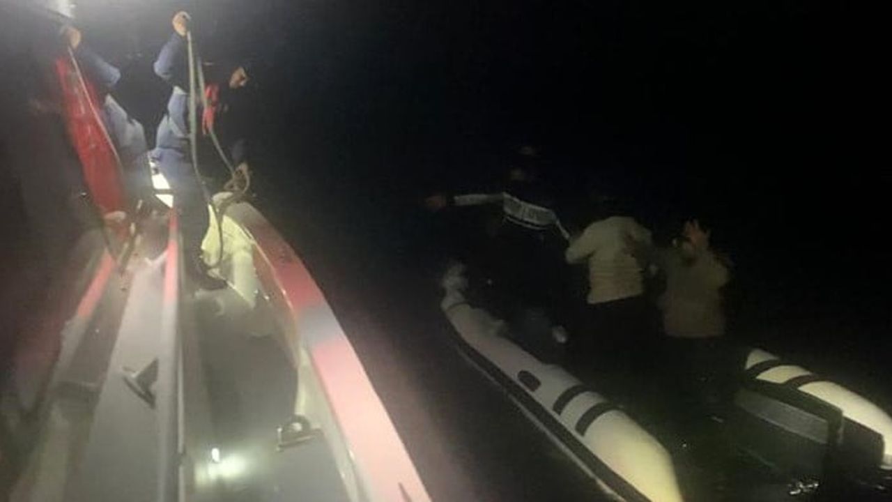 Çanakkale Açıklarında 8 Kaçak Göçmen Kurtarıldı