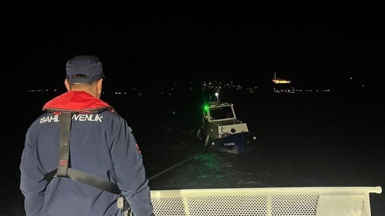 Çanakkale Boğazı’nda Motor Arızası: 3 Kişi Kurtarıldı