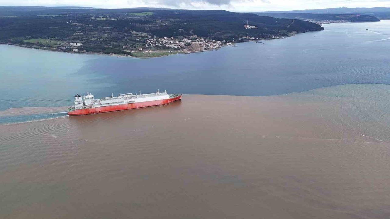 Çanakkale Boğazı'nda Renk Değişikliği