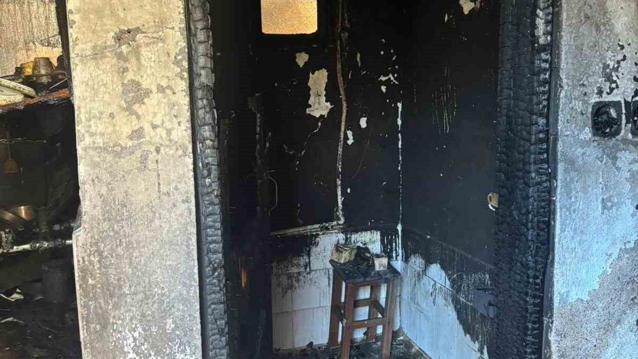 Çanakkale'de Elektrik Sobası Yangını: 85 Yaşında Bir Adam Hayatını Kaybetti