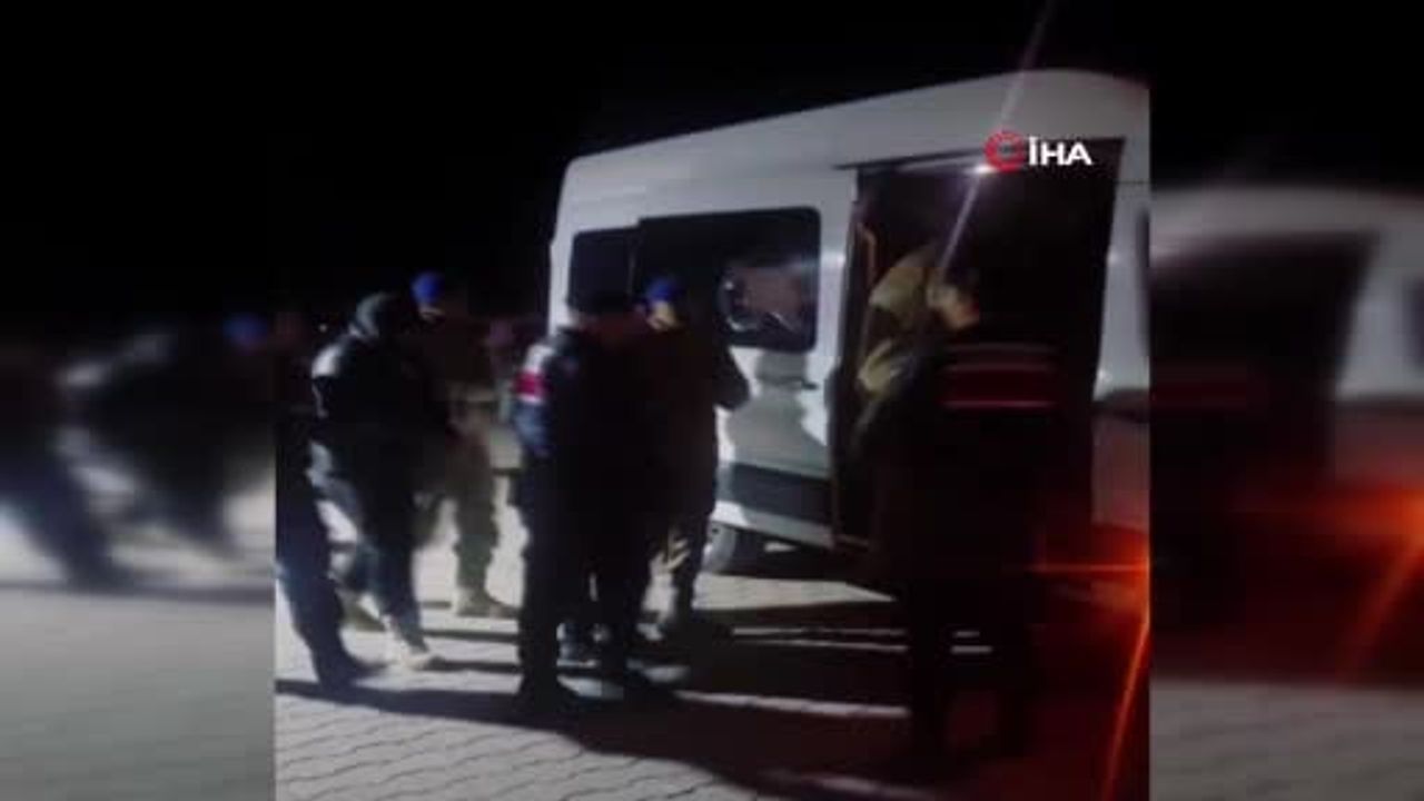 Çanakkale’de Kaçakçılık Operasyonu: 4 Organizatör ve 25 Kaçak Göçmen Yakalandı