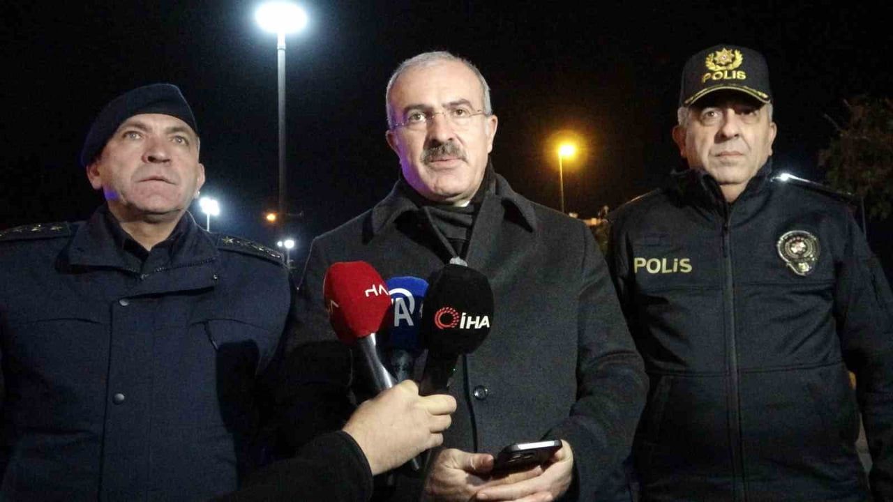 Çanakkale Valisi Toraman, Yılbaşında Güvenlik Ekiplerini Ziyaret Etti