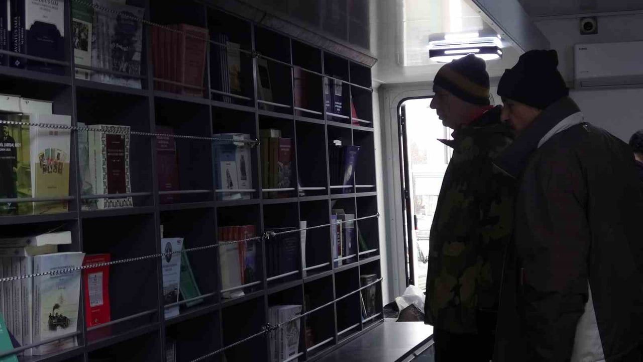 Çankırı'da Mobil Kitap Mağazasına Yoğun İlgi