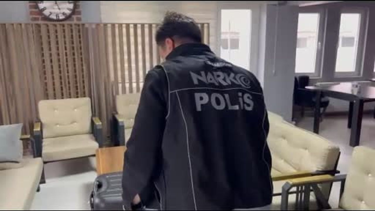 Çarşamba'da Uyuşturucu Operasyonu: 18 Bin 900 Hap Ele Geçirildi