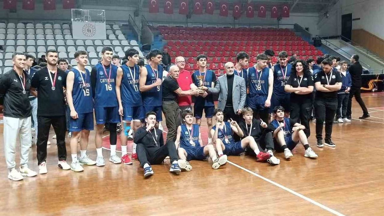 Çayırova'nın Genç Basketbolcuları Kocaeli İkincisi Oldu