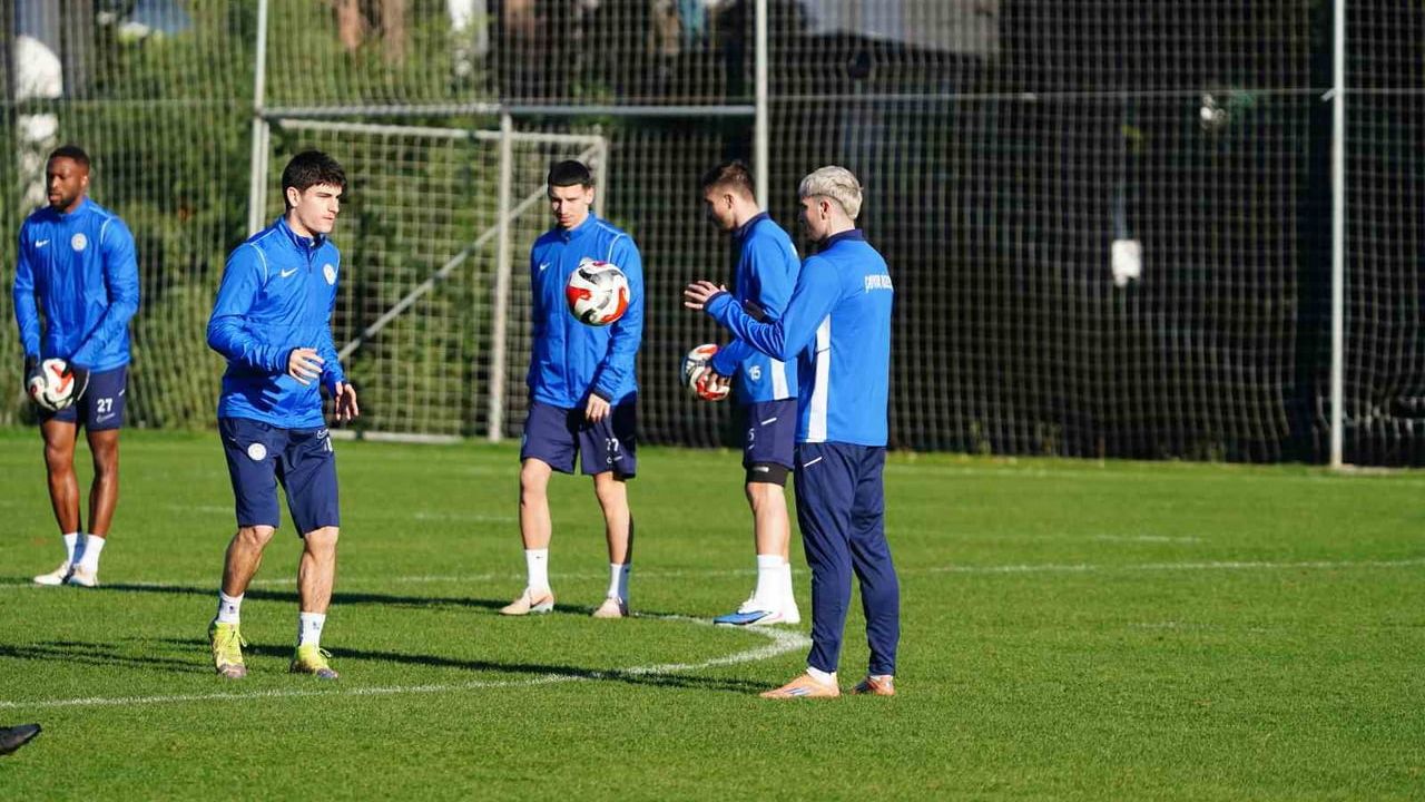 Çaykur Rizespor Antalya Kampını Tamamladı