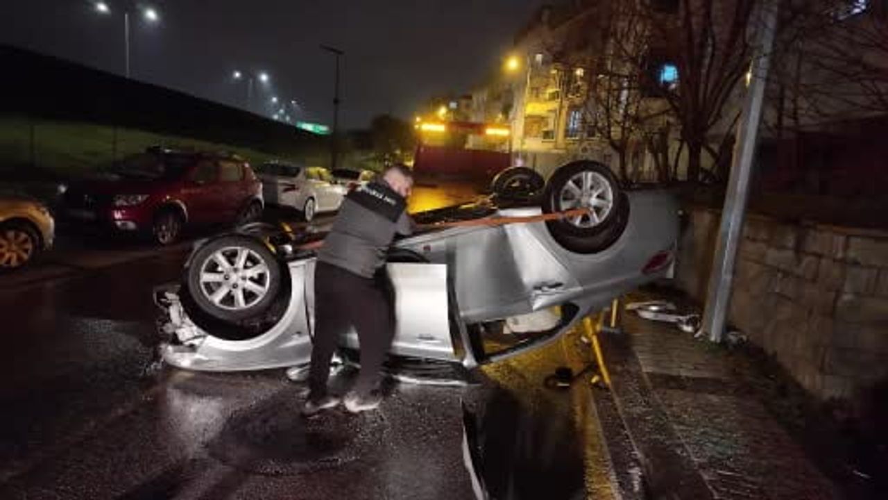 Çekmeköy'de Trafik Kazası: 3 Yaralı