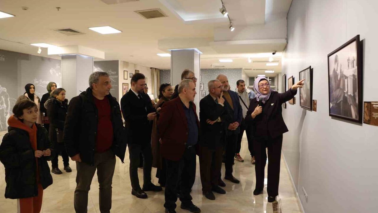 Cemil Meriç Sergisi Esenler'de Ziyarete Açıldı