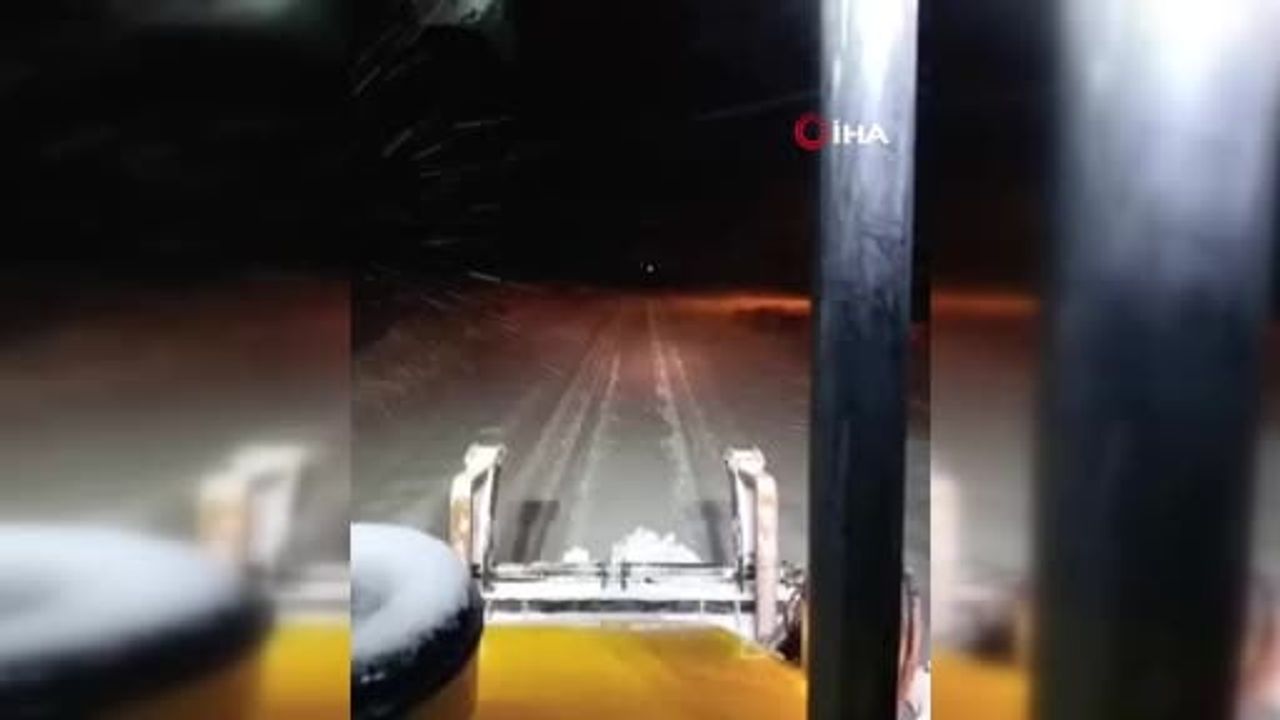 Çermik’te Karda Mahsur Kalan Ambulans Kurtarıldı