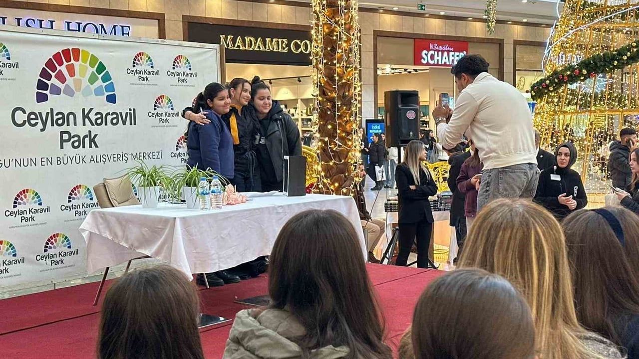 Ceylan Karavil Park AVM'de Beyza Alkoç'un İmza Günü Büyüledi