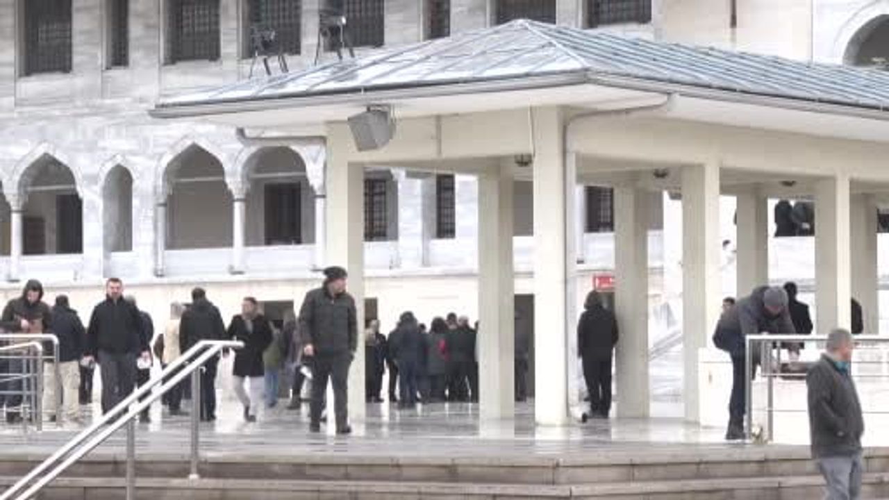 CHP Lideri Özgür Özel'den Emeklilere Destek Çağrısı