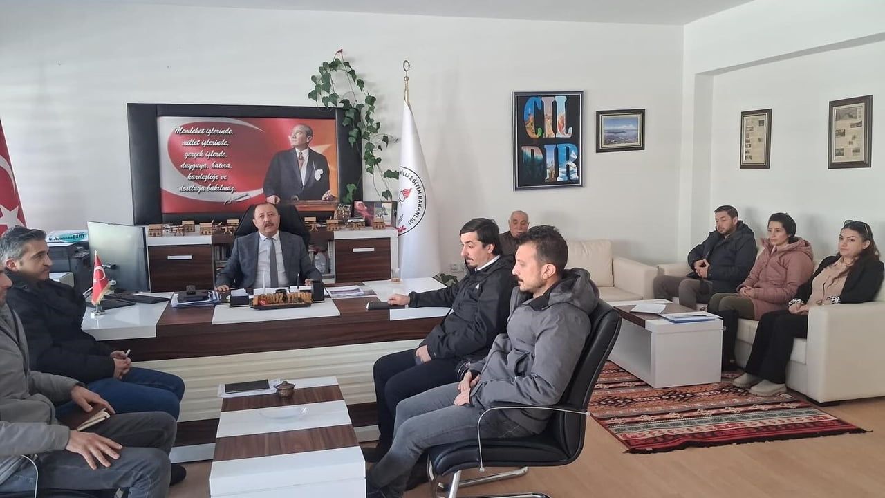 Çıldır'da Okul Müdürleri Eğitim Toplantısında Buluştu