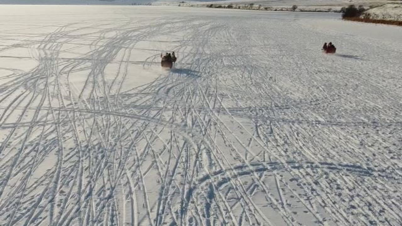 Çıldır Gölü’nde Atlı Kızak Seferleri Başladı