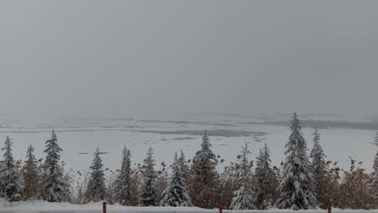 Cip Baraj Gölü Kışın Buz Tutdu