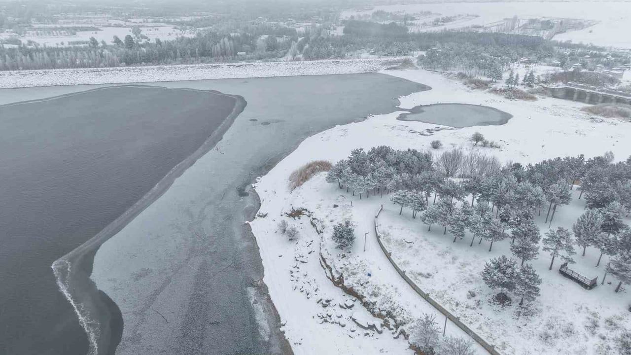 Cip Baraj Gölü'nde Buzlanma Oluyor