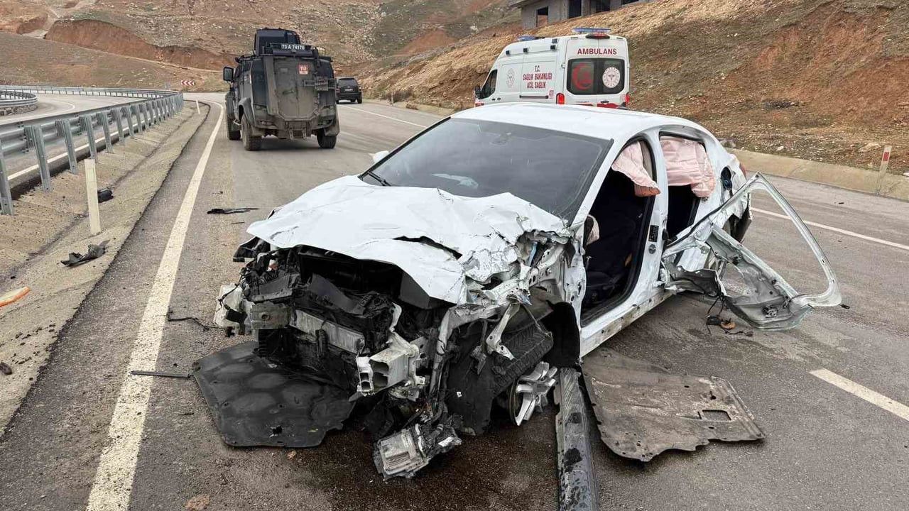 Cizre'de Trafik Kazası: 5 Kişi Yaralandı