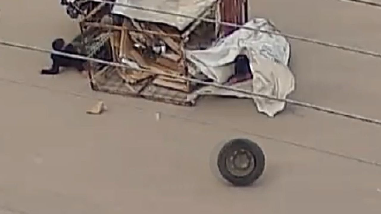 Çocuğun Elektrikli Motosiklet Kazası Güvenlik Kamerasında