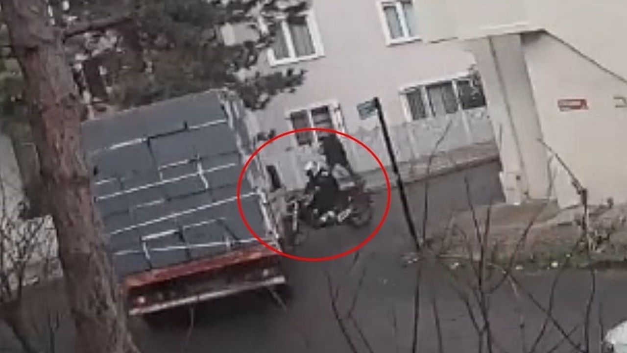 Çorlu'da Kamyonet ile Motosiklet Çarpıştı