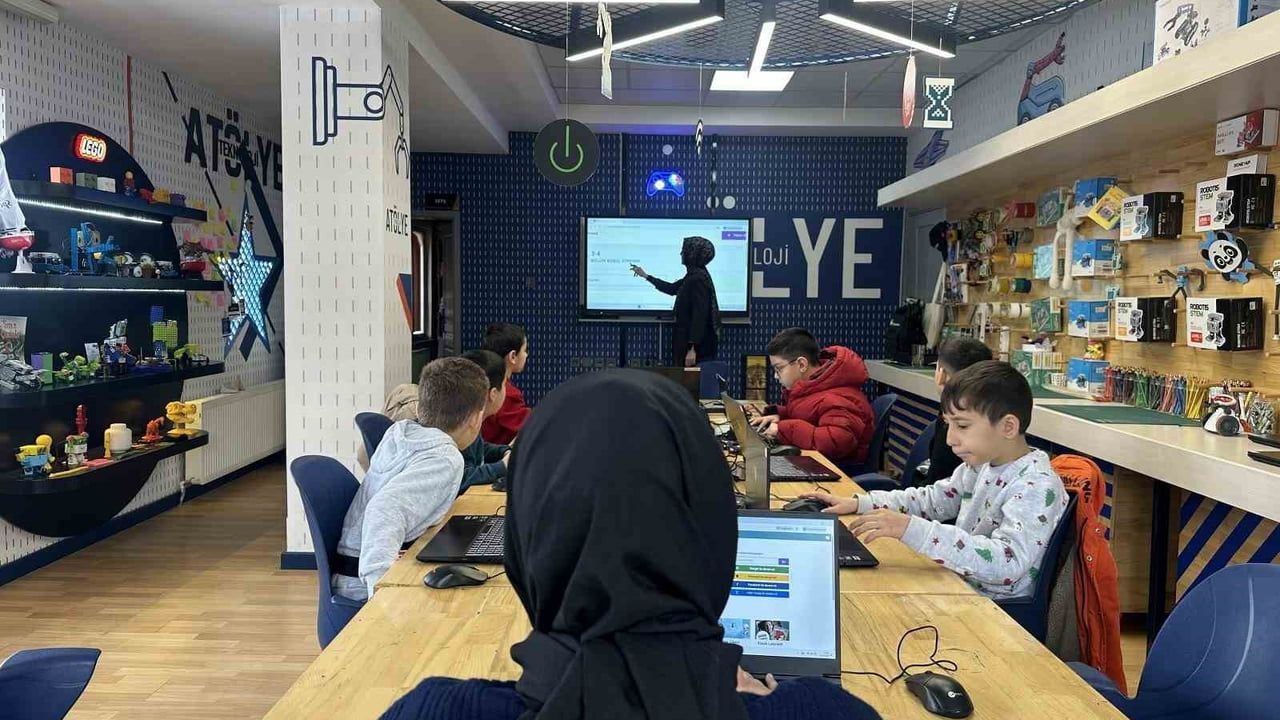 Çorum'da Öğrenciler Bilimle Tanıştı: Kış Akademisi Başladı