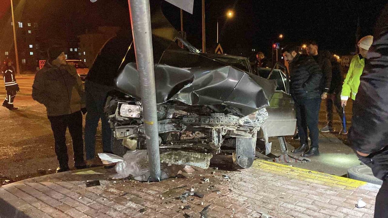 Çorum'daki Trafik Kazasında 4 Yaralı