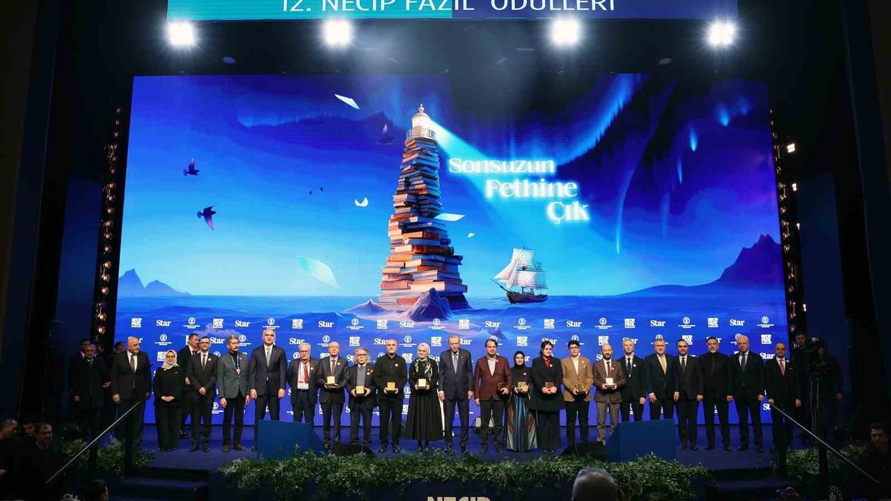 Cumhurbaşkanı Erdoğan'dan Gazze Açıklaması ve Necip Fazıl Kısakürek Ödülleri Töreni