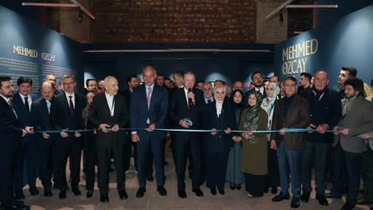 Cumhurbaşkanı Erdoğan Hane İslam Eserleri Sergisi'ni Ziyaret Etti