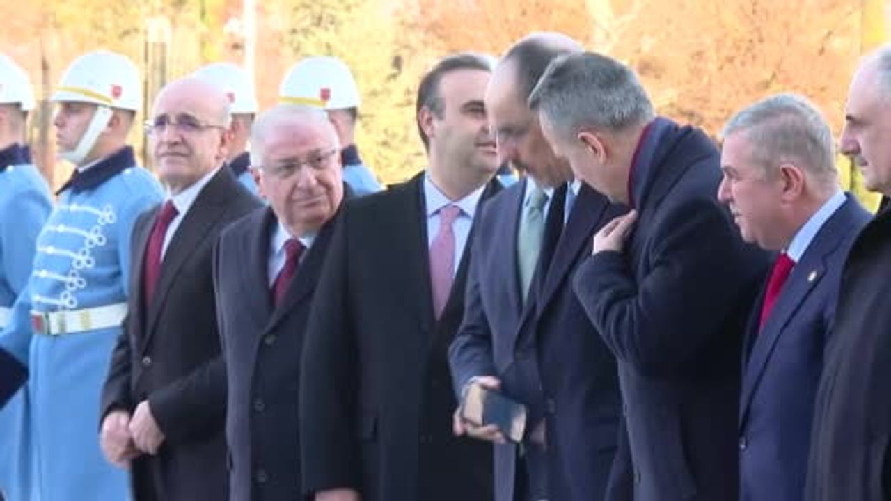 Cumhurbaşkanı Erdoğan, Malezya Başbakanı Enver İbrahim’i Törenle Karşıladı